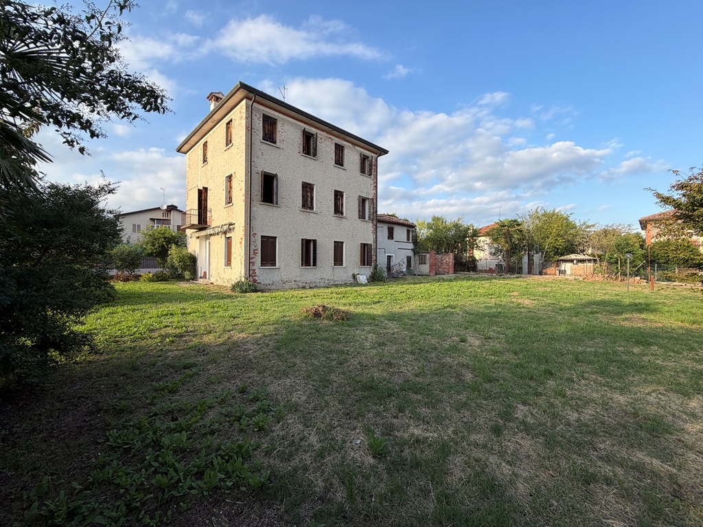 Rustico in vendita a Montebelluna