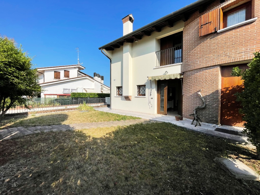 Bifamiliare in vendita a Pederobba