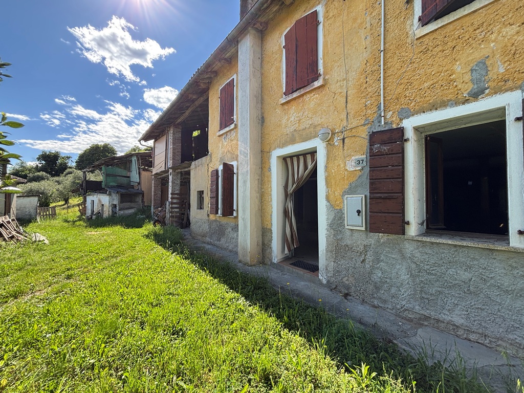 Bifamiliare in vendita a Pederobba
