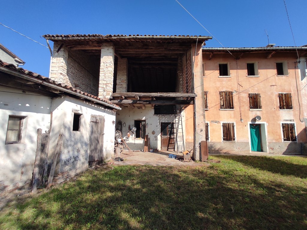 Rustico in vendita a Cavaso del Tomba