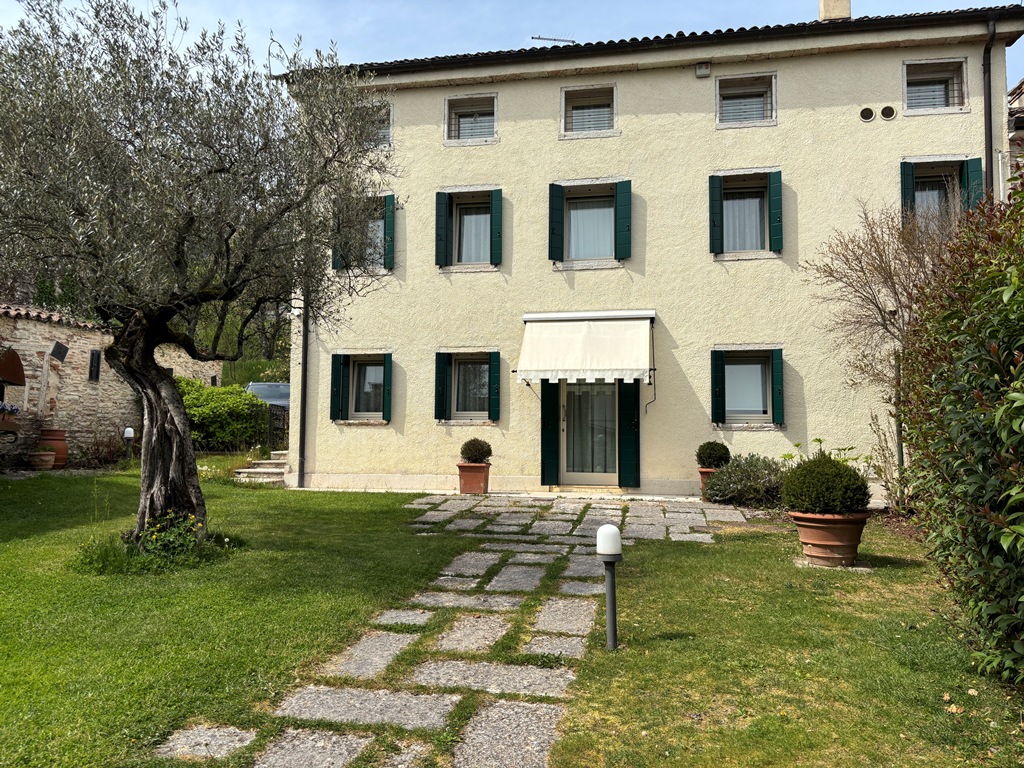 Villa in vendita a Cavaso del Tomba
