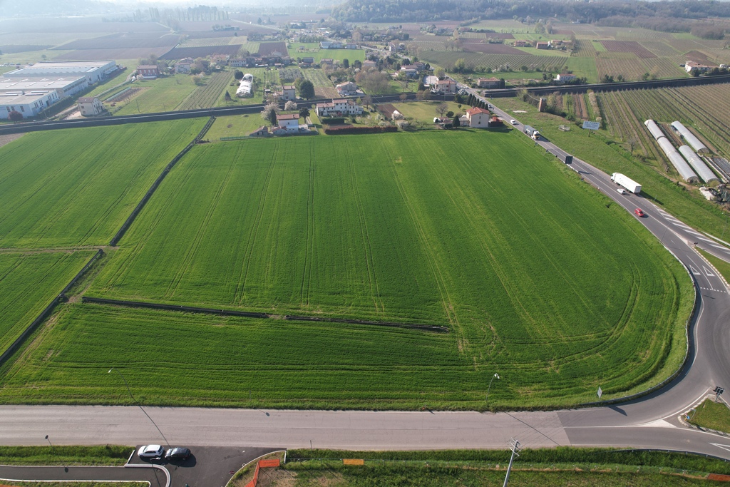 Terreno industriale in vendita a Crocetta del Montello