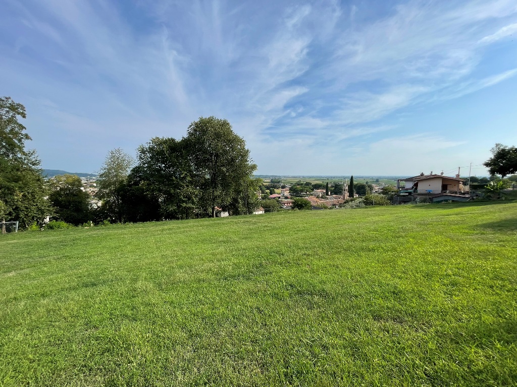 Terreno residenziale in vendita a Cornuda