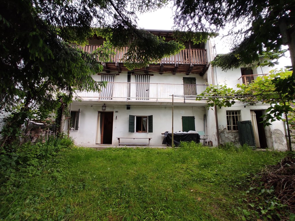 Rustico in vendita a Cavaso del Tomba