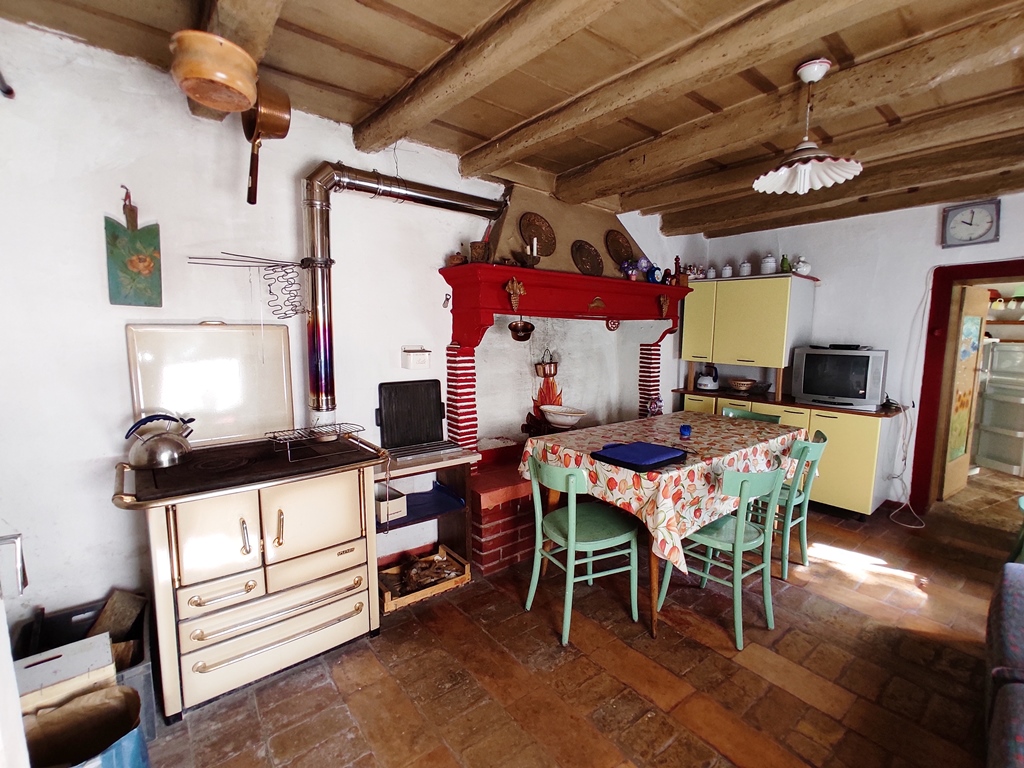 Rustico in vendita a Cavaso del Tomba