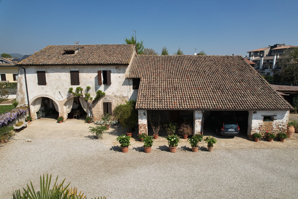 Rustico in vendita a Caerano di San Marco