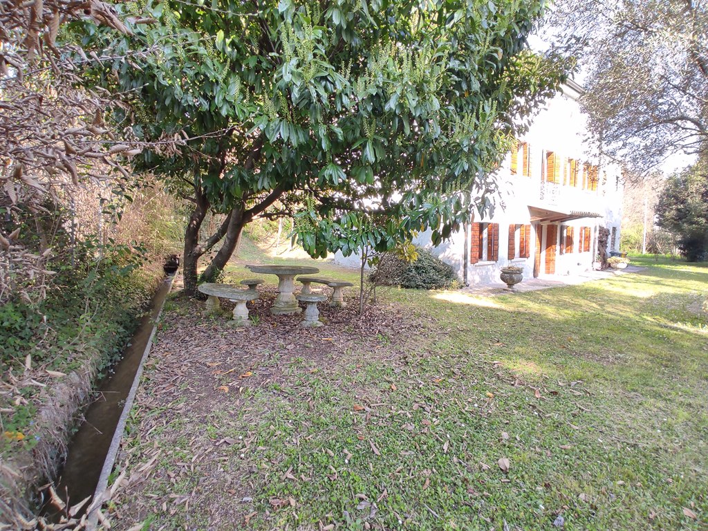 Casa singola in vendita a Montebelluna