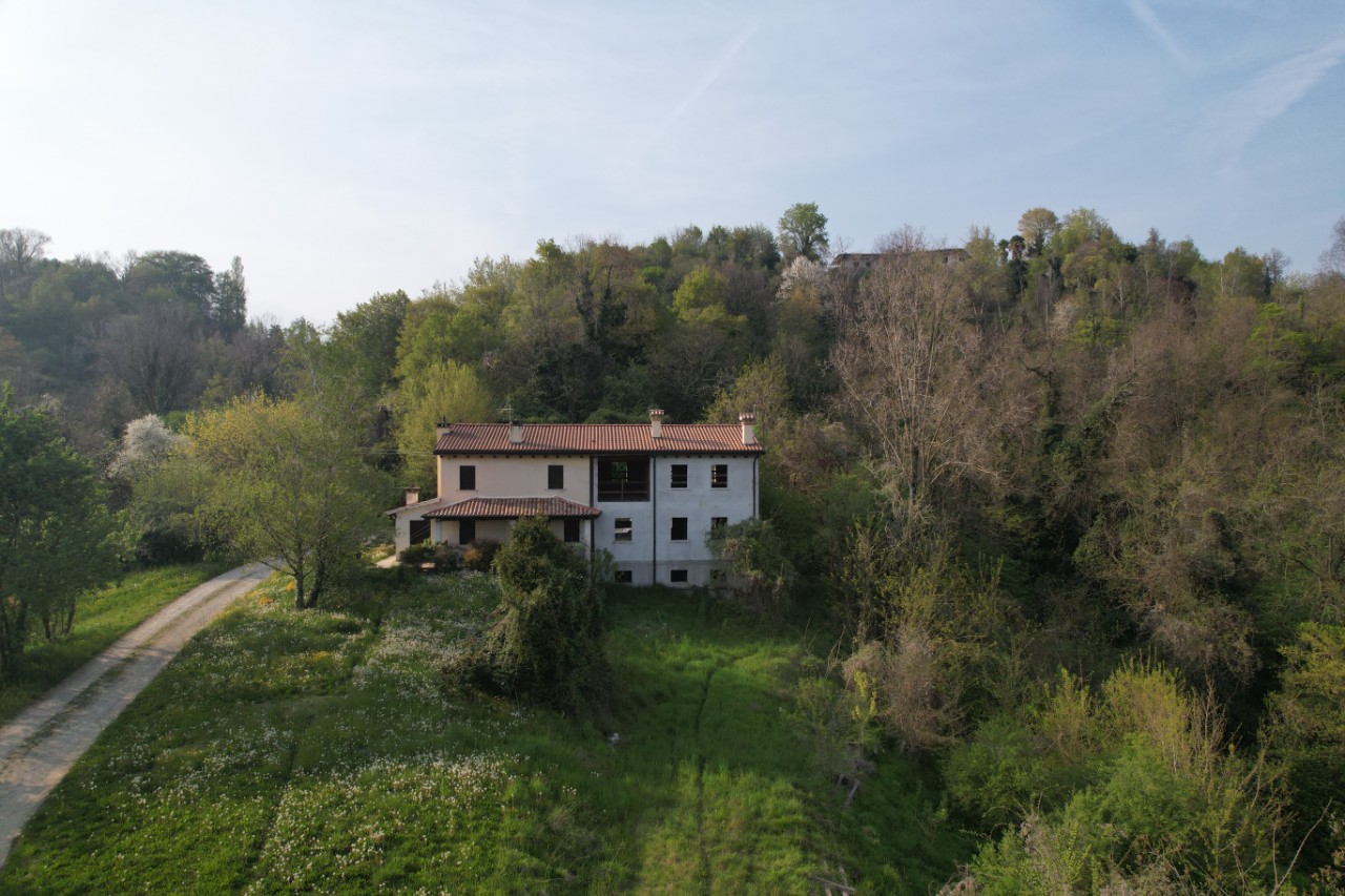 Casa singola in vendita a Castelcucco