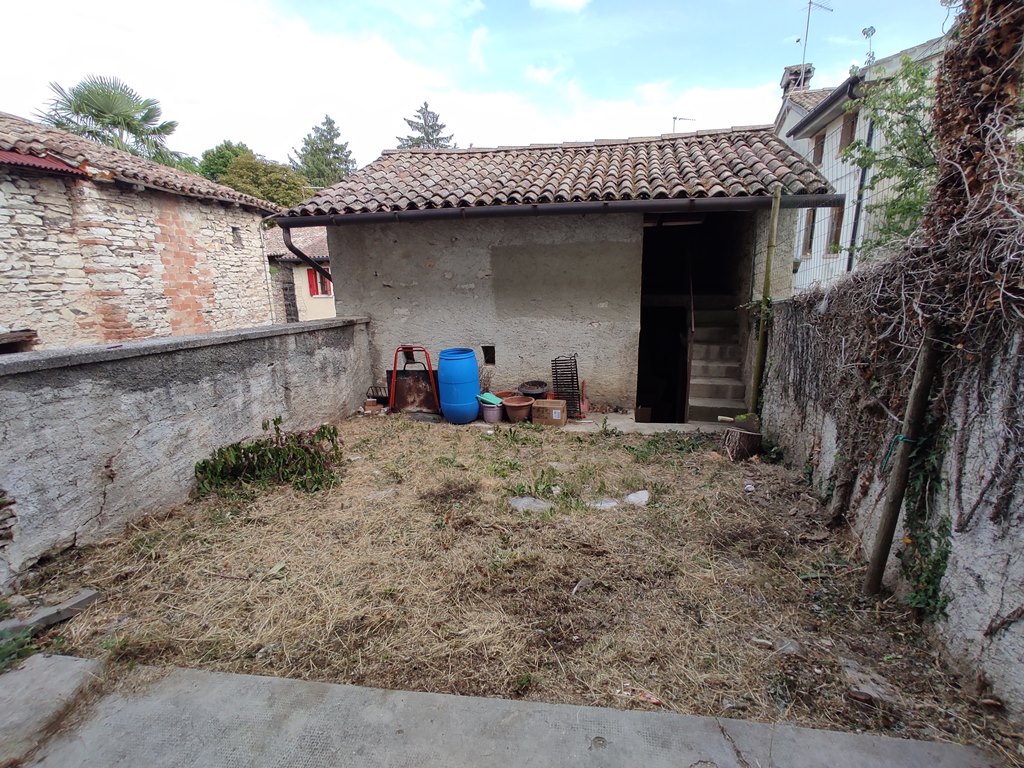 Schiera di testa in vendita a Cavaso del Tomba