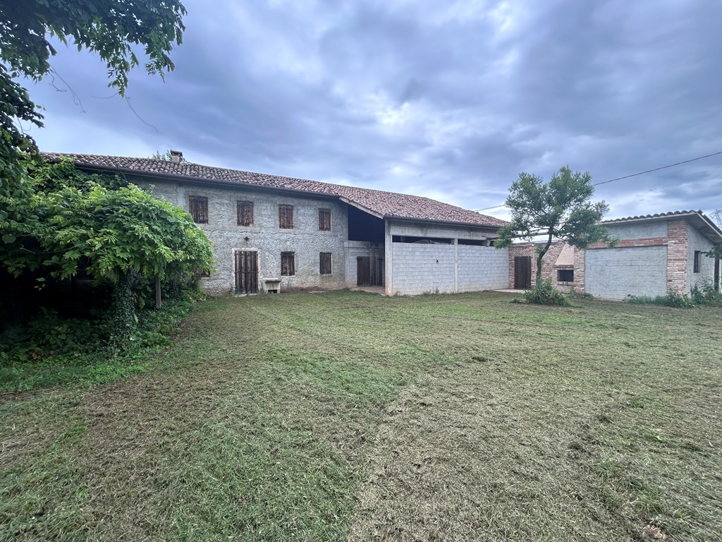 Rustico in vendita a Volpago del Montello